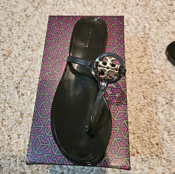 Tory Burch - Picture 2 of 9